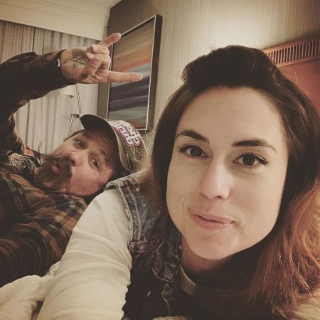 Oliver Peck is dating Audra Cabral, as seen from their Instagram pictures.
